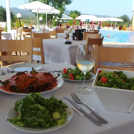 Family Orios Hotel 3*