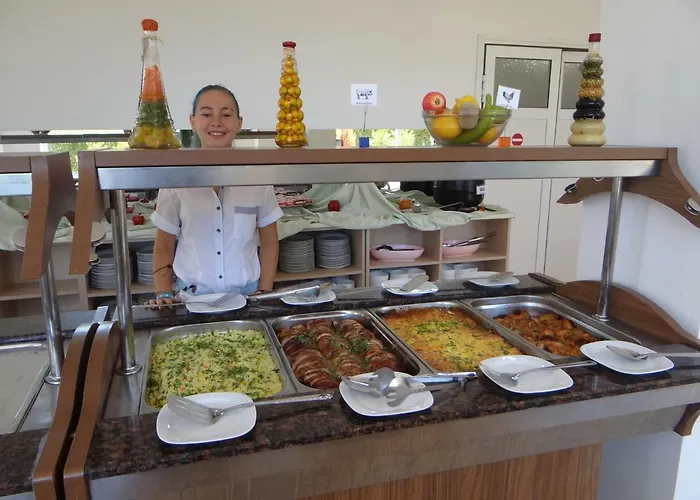 Family Orios מלון 3*