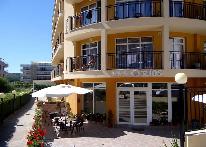 Family Orios מלון