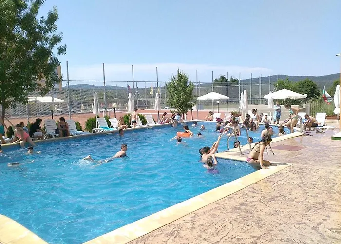 מלון Family Orios 3*