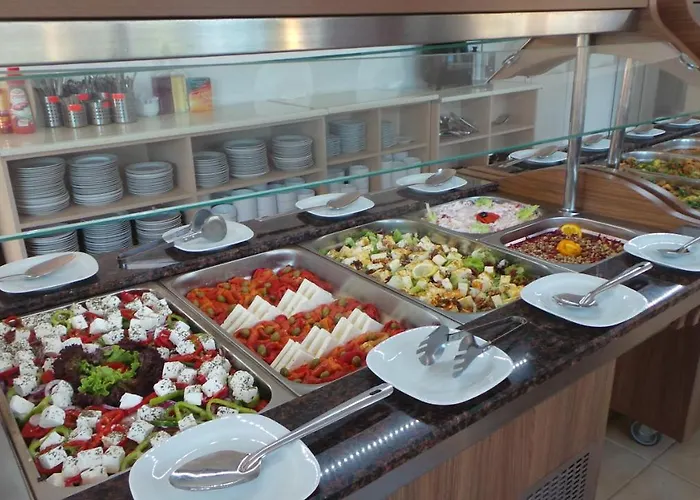 Family Orios מלון 3*