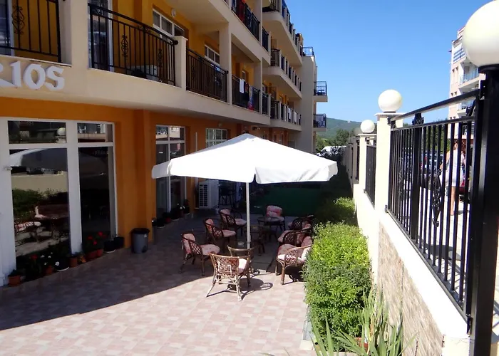 Family Orios מלון