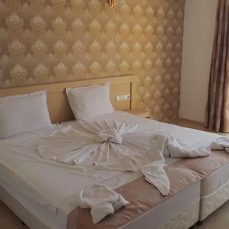 Family Orios מלון 3*